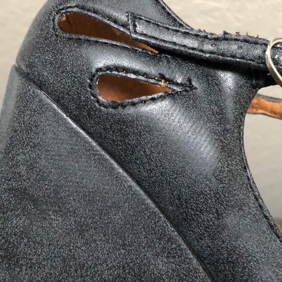 Size 8. Curfew Strap Wedge. Charcoal in Color. - Picture 4 of 5